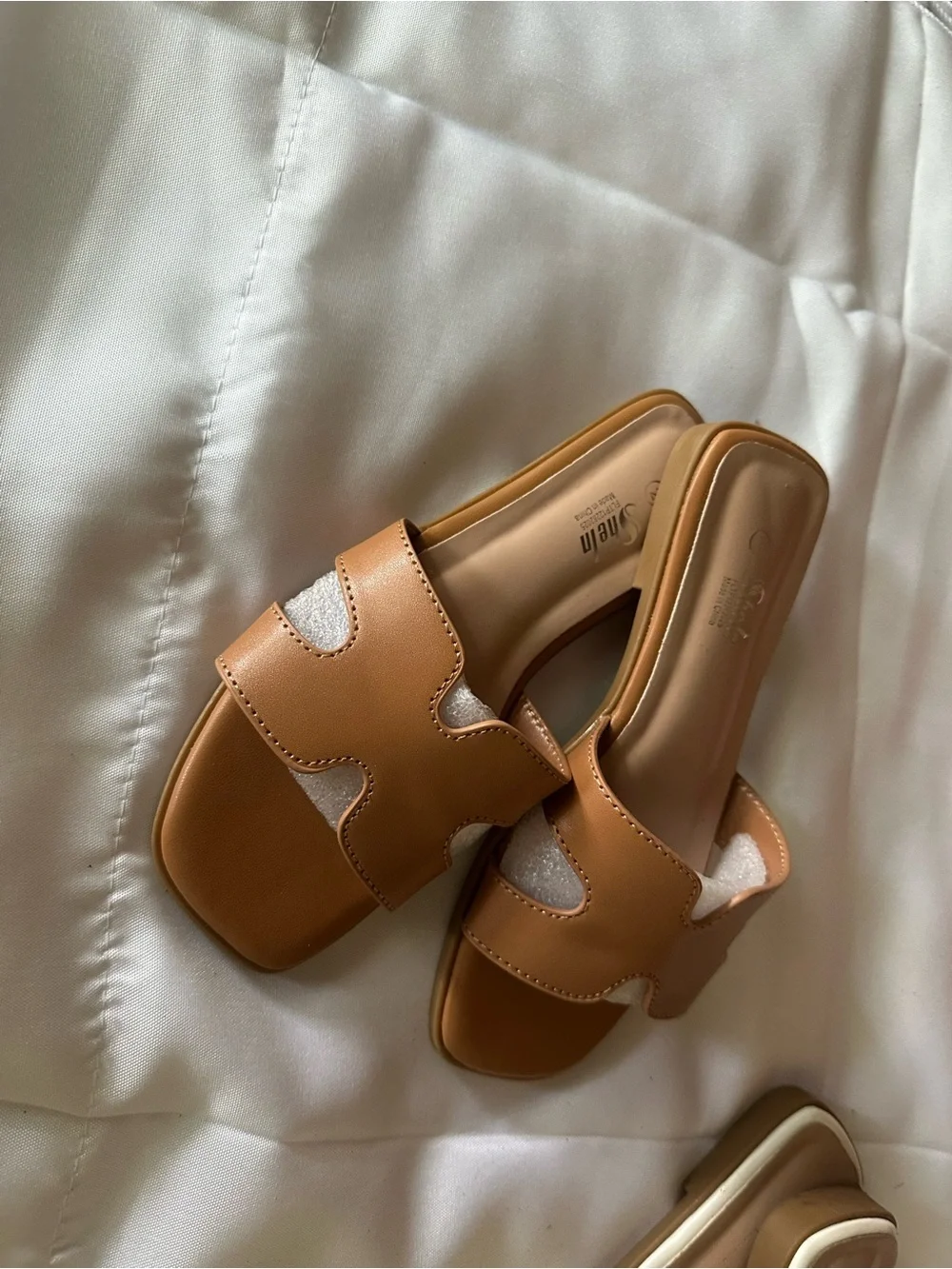 SHEIN Tan and Cream Cutout Slide Sandals for Kids